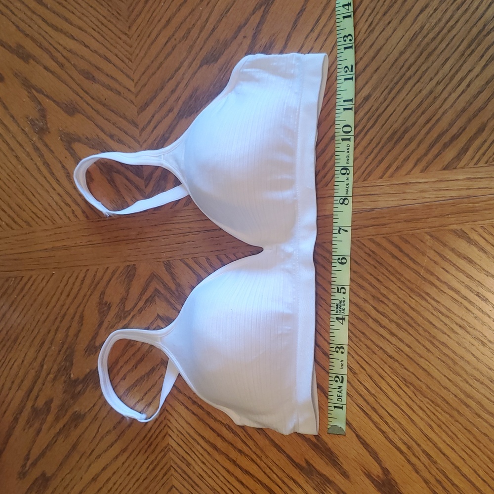 2 Bras - Picture 5 of 8